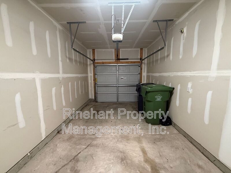 3BR/2.5BA Townhome in Paddlers Cove | Garage, Lake Access, Lawn Care Included property image