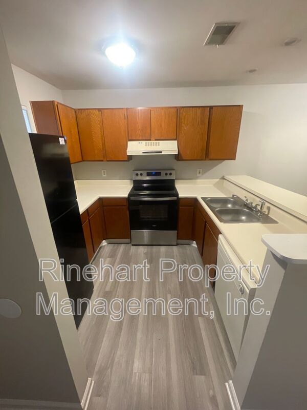 Two-bedroom, Two-bathroom Condo in Eagles Place property image