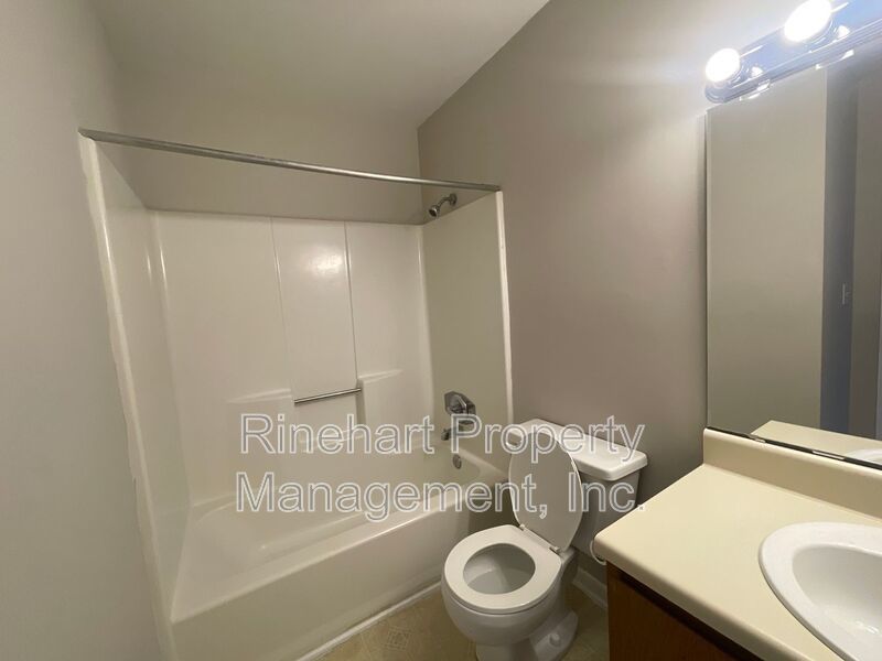 Two-bedroom, Two-bathroom Condo in Eagles Place property image