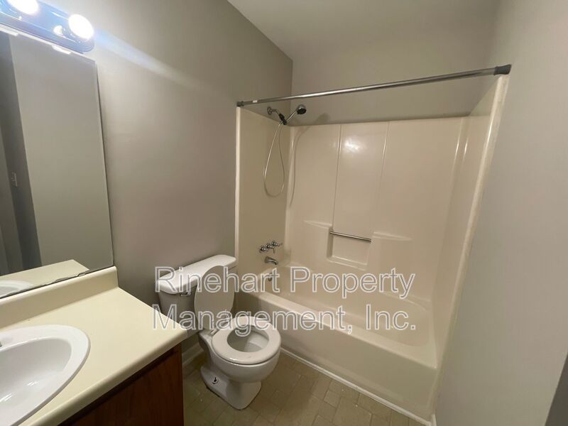 Two-bedroom, Two-bathroom Condo in Eagles Place property image