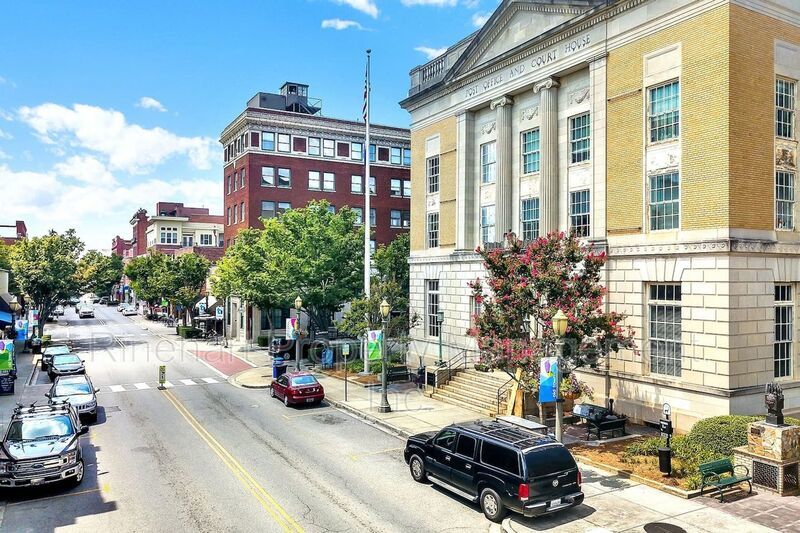 Loft Apartment on Main Street in Downtown Rock Hill property image