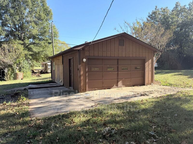 Brick Ranch Home on Twin Lakes with Newly Built HUGE deck! property image