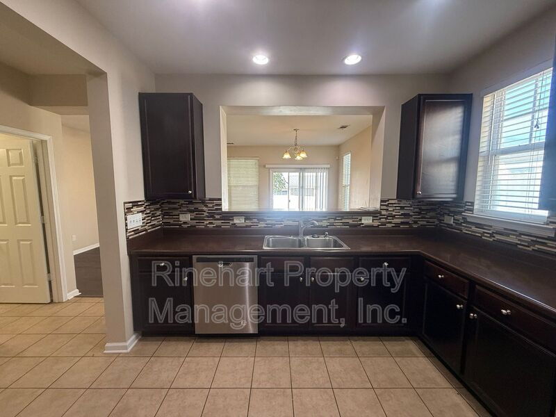 3BR/2.5BA Home with 2-Car Garage & Community Pool in Catawba Village property image