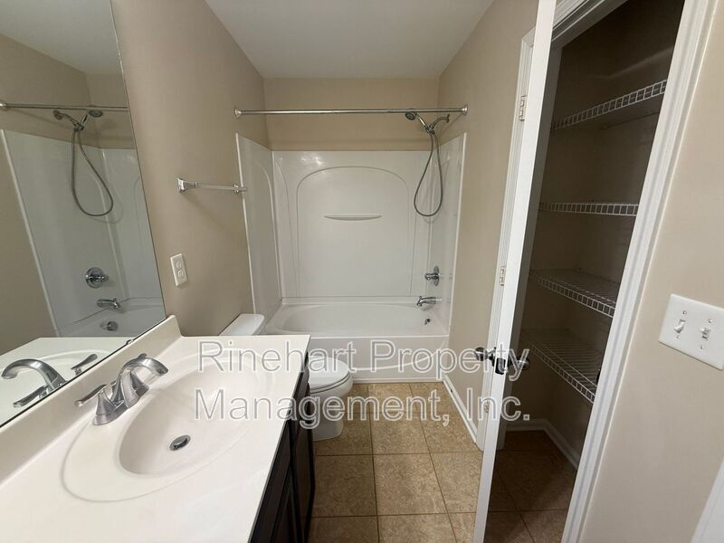 3BR/2.5BA Home with 2-Car Garage & Community Pool in Catawba Village property image