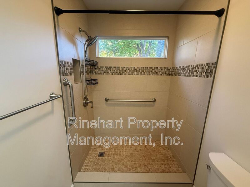 Open-Concept 3BR/2BA in Tega Cay | Vaulted Ceilings, Double Garage, Fort Mill Schools property image