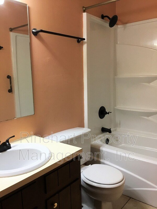 Spacious 2-Bedrrom, 1.5 Bathroom Townhome property image