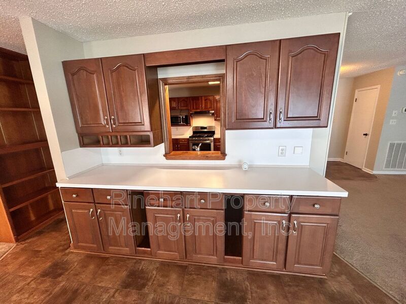 Enjoy Lakefront Luxury Year Round! $250 Off First Full Month's Rent! property image