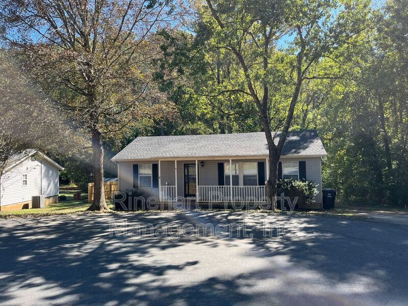 Inviting 3-bedroom, 2-bathroom Home on a Cul-De-Sac property image