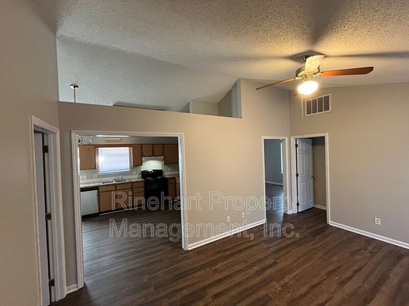 Inviting 3-bedroom, 2-bathroom Home on a Cul-De-Sac property image