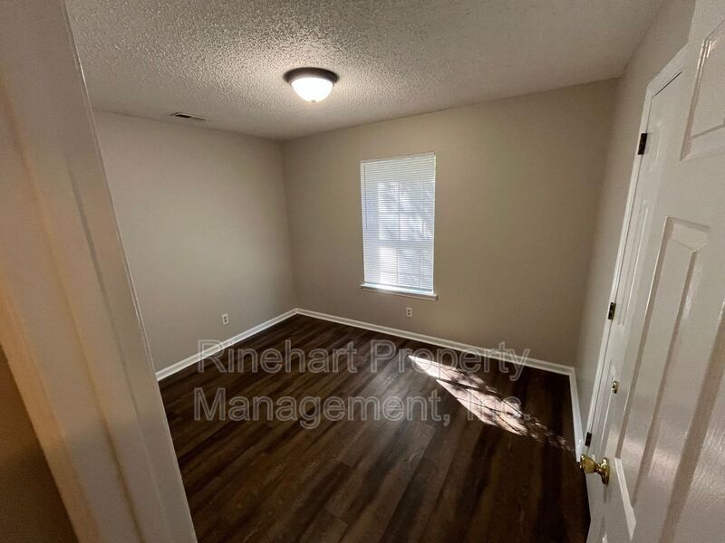 Inviting 3-bedroom, 2-bathroom Home on a Cul-De-Sac property image