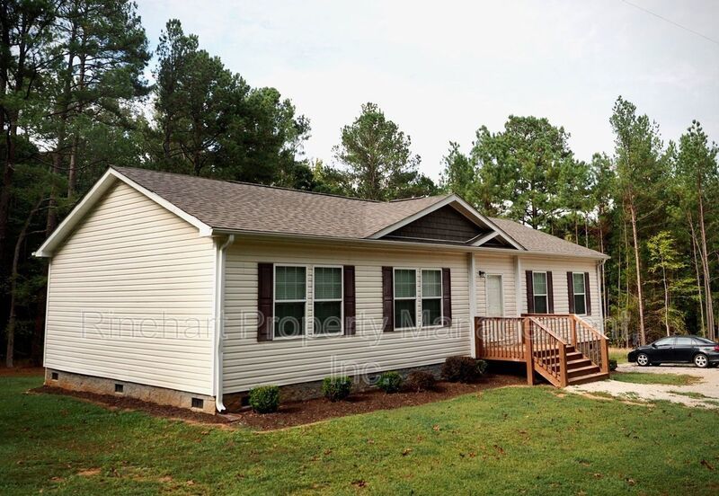 Charming Country Three-Bedroom Two-Bathroom Home with Modern Finishes & a Large Yard In Chester property image
