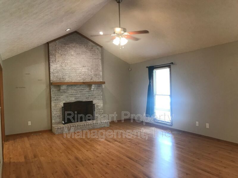 Stunning 3 Bedroom Home with Bonus Room property image