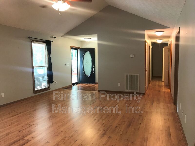 Stunning 3 Bedroom Home with Bonus Room property image