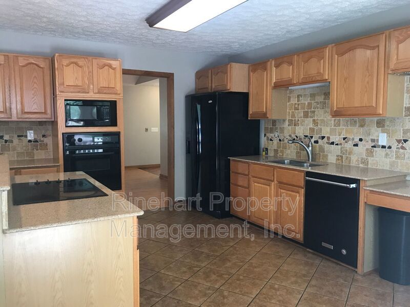 Stunning 3 Bedroom Home with Bonus Room property image