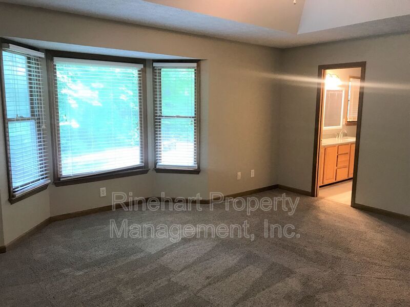 Stunning 3 Bedroom Home with Bonus Room property image