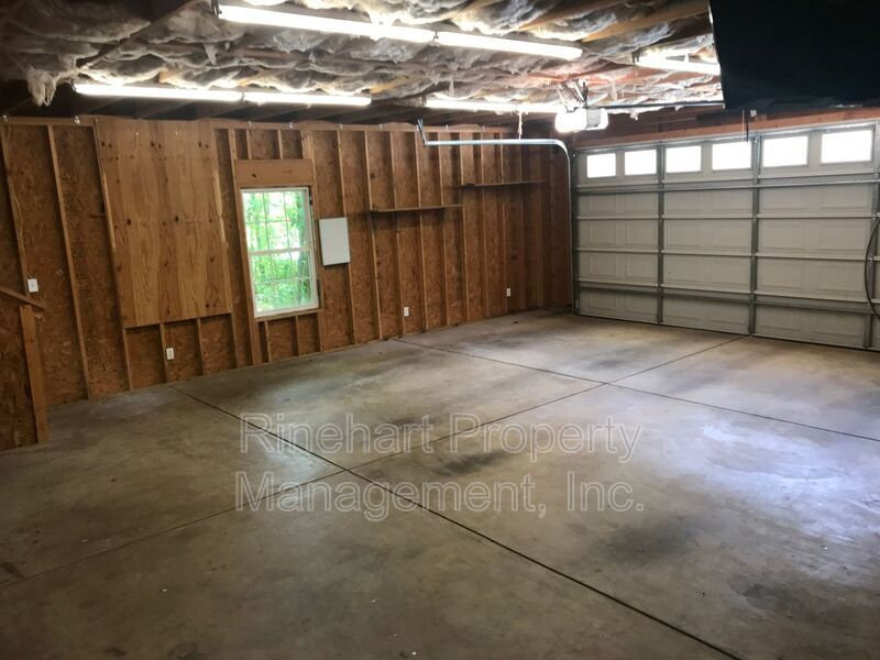 Stunning 3 Bedroom Home with Bonus Room property image