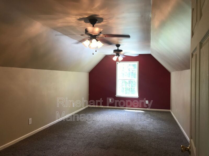 Stunning 3 Bedroom Home with Bonus Room property image