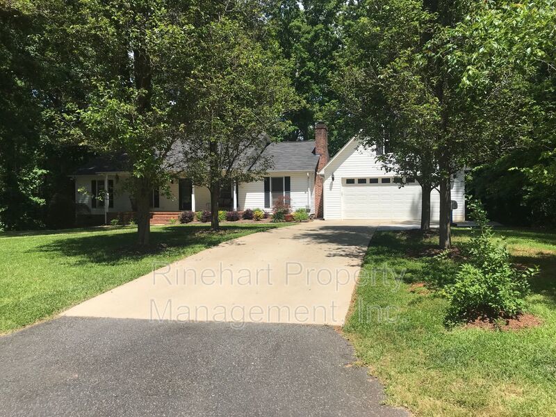 Stunning 3 Bedroom Home with Bonus Room property image